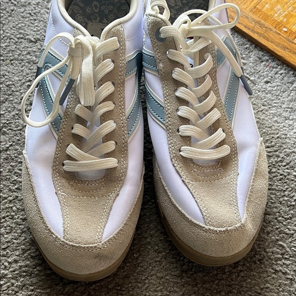 Tretorn (Draper James) White and Light Blue women’s Sneakers - Picture 4 of 6